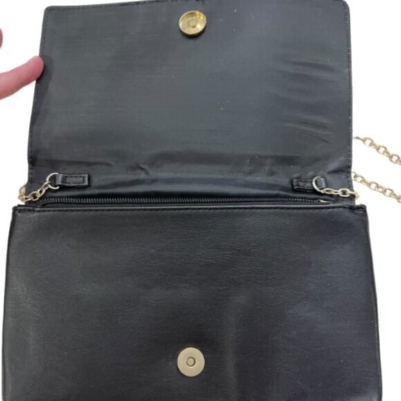 🎉SALE🎉 GUESS Black Faux Leather Snakeskin Gold Chain Convertible Crossbody NEW - Picture 13 of 13